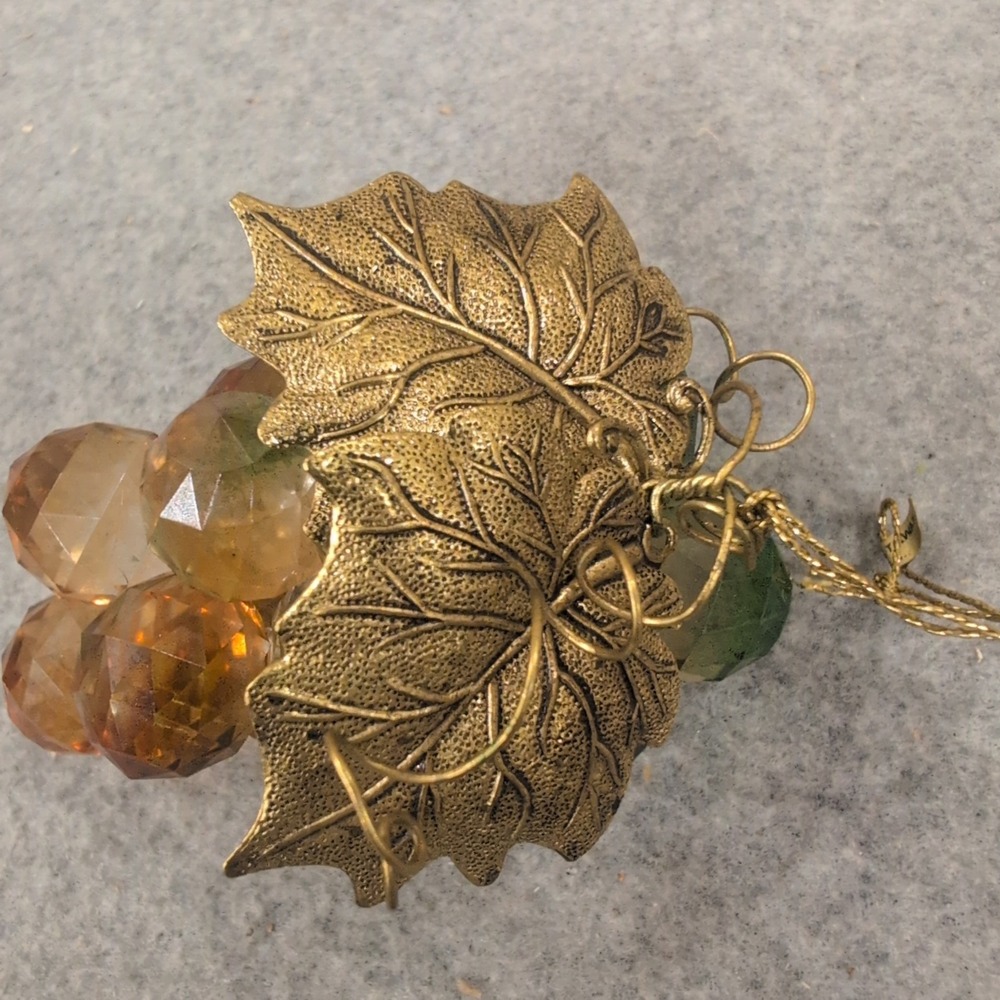 Vintage Style Faceted Acrylic Grapes Ornament Gold Leaf Amber Green NA308 - Picture 4 of 4